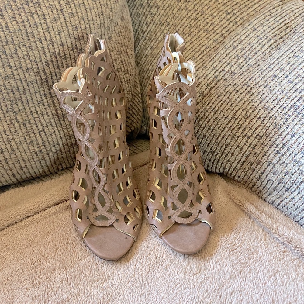 Size 9 high heels